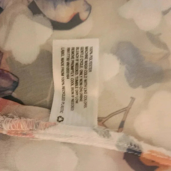 a new day Women's Sheer Floral Butterfly V Neck Sleeveless Top Medium - Picture 5 of 5